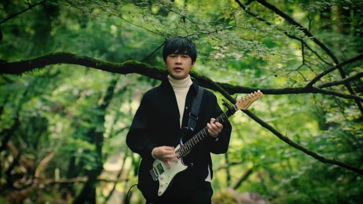 のインスタグラム：「EP「Grape」本日9月4日より配信開始です  リード曲「いまは僕の目を見て」のMVも公開しました  https://youtu.be/eDdFPRwzwPE  早く聴いて欲しくて録ってからずっとうずうずしてましたー  是非聴いてくださーい！ ※対応ストリーミングサービス：Apple Music、LINE MUSIC、Amazon Music Unlimited、AWA、KKBOX、Rakuten Music、RecMusic、Spotify、YouTube Music  https://jvcmusic.lnk.to/grape_bbb  #baseballbear #grape #いまは僕の目を見て」