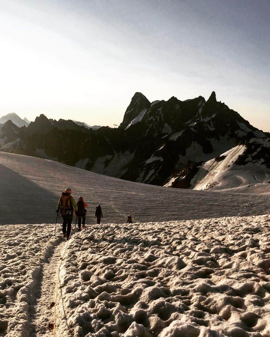 のインスタグラム：「When the light is going down in wonderland  #MilletRiseUp #mountains #mountaineering #alpinisme #alpinism #alpinismo #alps #sunset」
