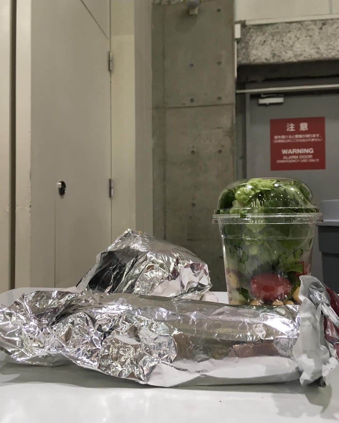 福山理子さんのインスタグラム写真 - (福山理子Instagram)「COSTCOとIKEAはセットで行っちゃう。実は今年がCOSTCOデビュー。で、どちらでも食べる人 #IKEA #COSTCO #ホットドッグ #ソフトクリーム #2019年6月」9月4日 0時15分 - rikofukuyama