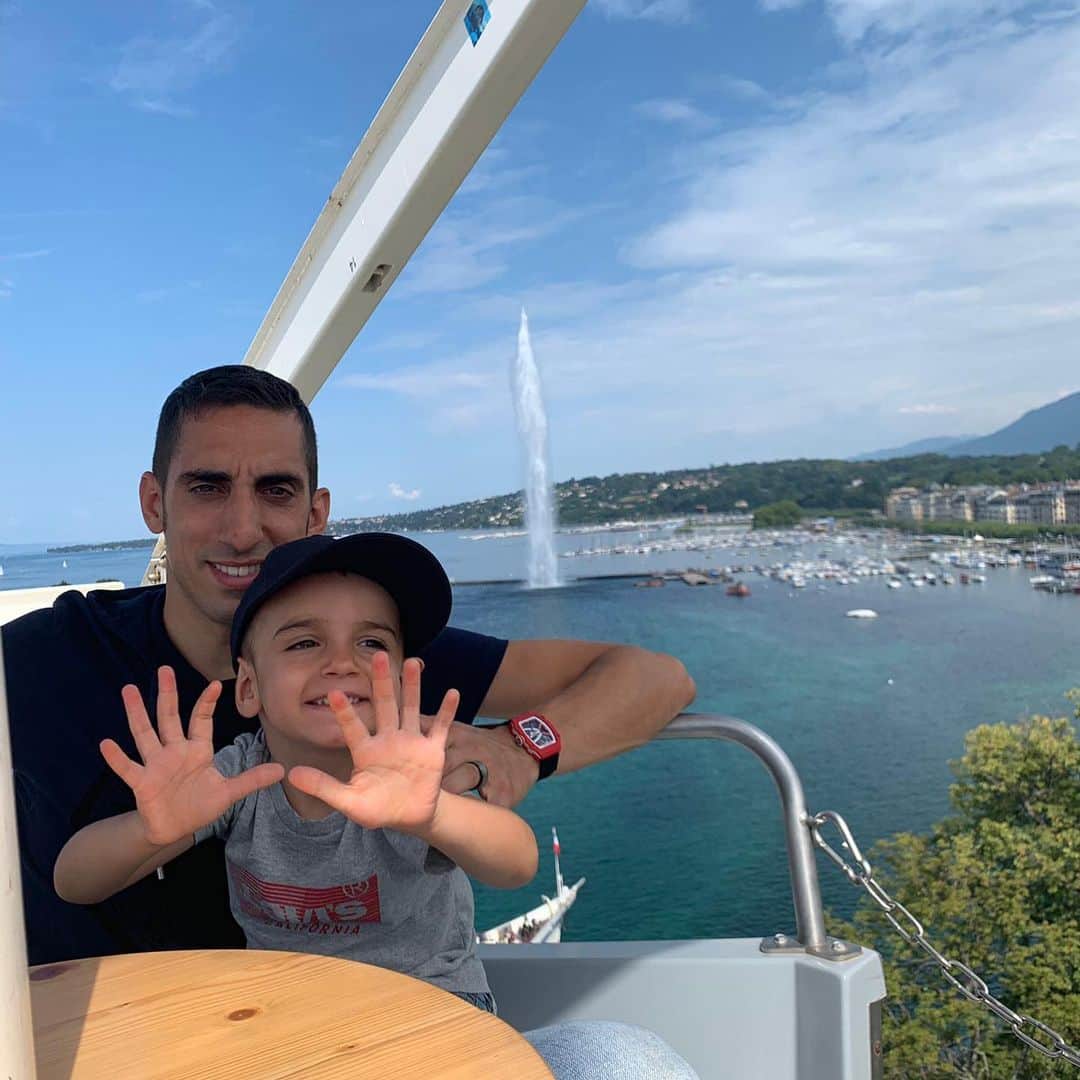 セバスチャン・ブエミさんのインスタグラム写真 - (セバスチャン・ブエミInstagram)「Back home. #family」9月4日 0時15分 - sebastien_buemi