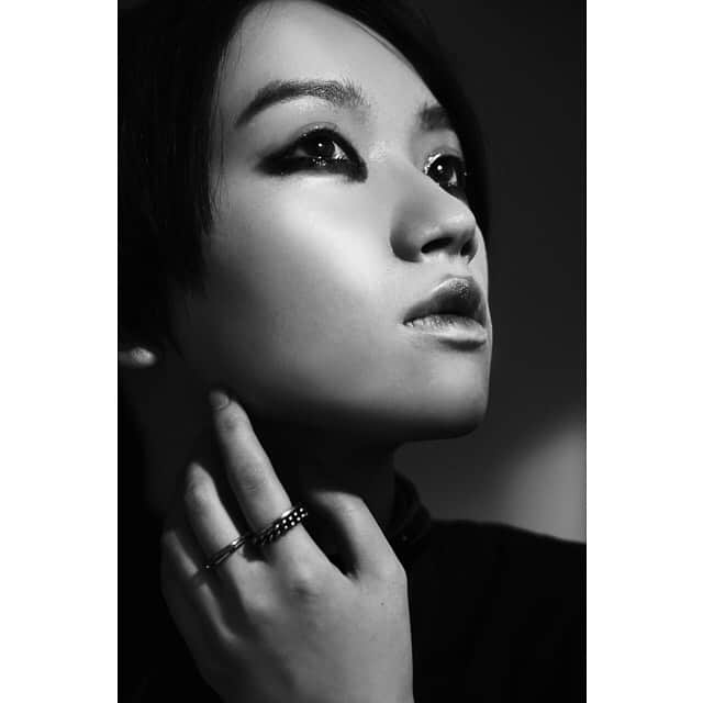 千菅春香のインスタグラム：「.﻿ ﻿ photo by @kosukee0227﻿ hair & makeup by @nakamji」