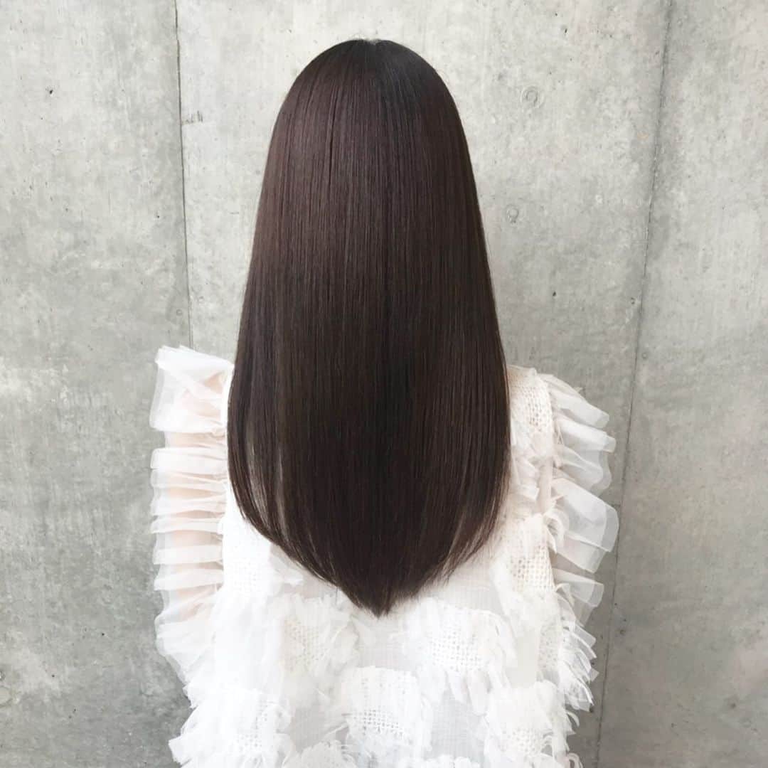 ayumiさんのインスタグラム写真 - (ayumiInstagram)「💫💫💫 夏が終わりかけてきてそろそろ髪の毛もリセット～🌝 ということで @shintaro6151985 さんにさらさらキレイ髪にしてもらいました…🥺 髪も内側から綺麗な女性へ…😇✨💕 ・ ・ 髪質改善、ご興味ある方は @jeanaharbor さんDM予約で通常27000円→21600円になるみたい～😊🌟 #cristile  #クリスタイル  #髪質改善」9月4日 0時31分 - ayupichikitchen