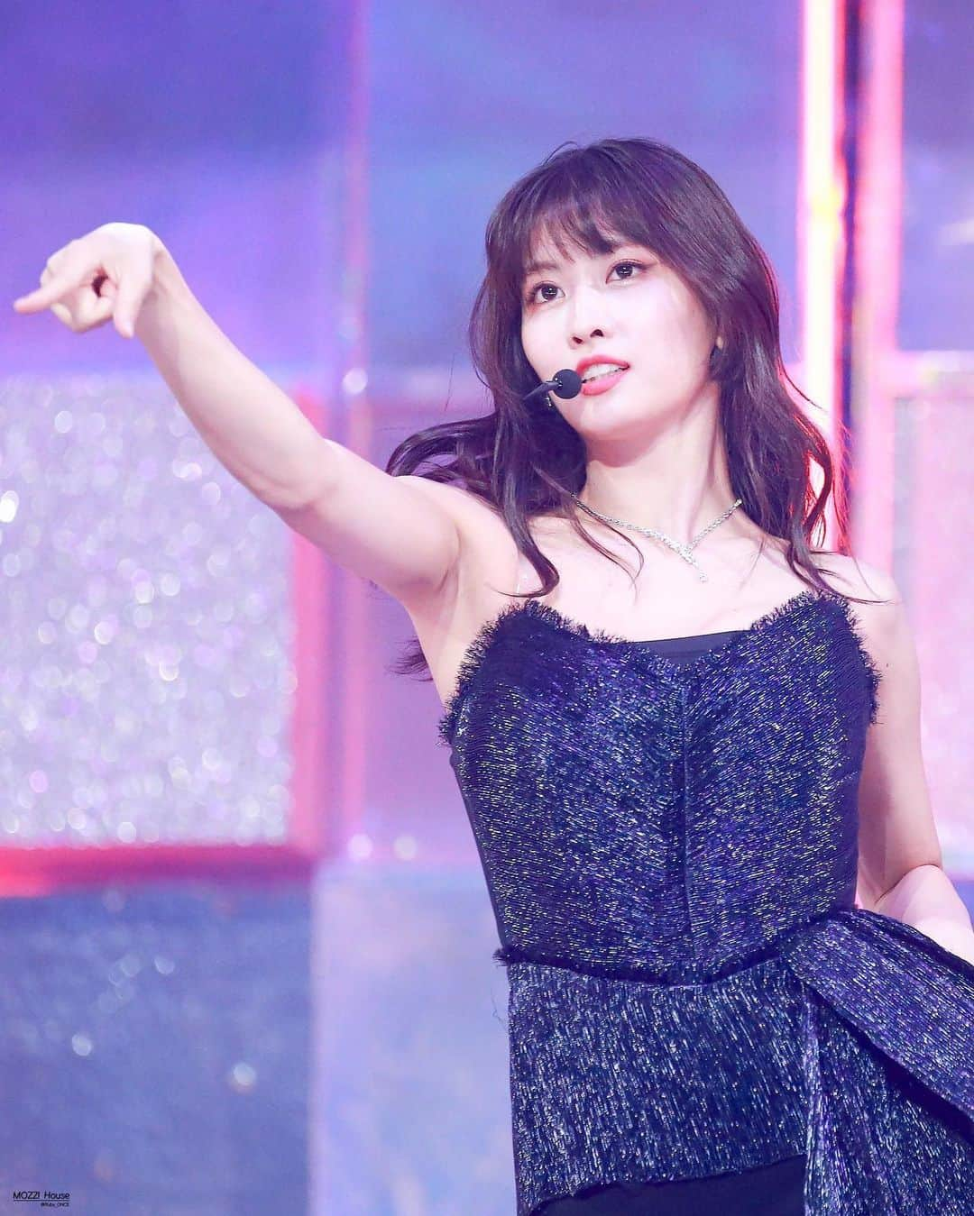 モモさんのインスタグラム写真 - (モモInstagram)「♡ [Fantaken] 190801 - M2 x Genie Music Awards -  #MOMO #트와이스 #모모 #平井もも #もも #TWICE © mozzi house」9月4日 0時47分 - momojype