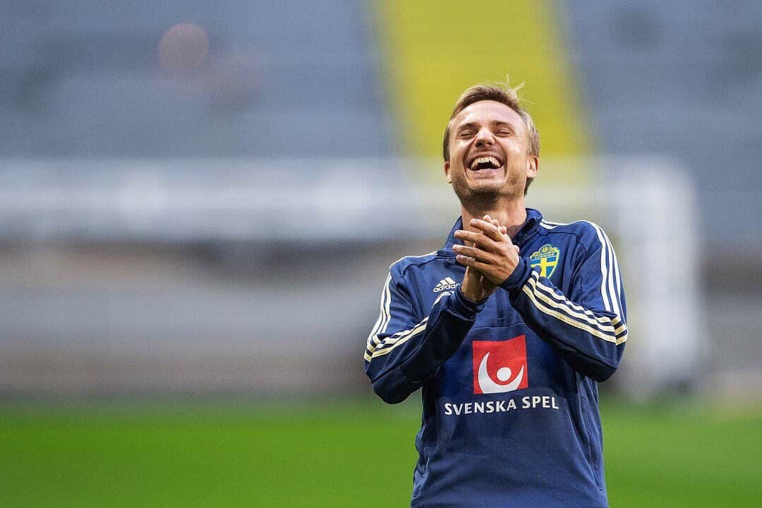 ピエール・ベングトソンのインスタグラム：「🇸🇪😀」