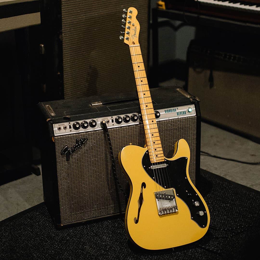 Fender Guitarさんのインスタグラム写真 - (Fender GuitarInstagram)「@BrittDaniel’s slashing guitar style has fueled @spoontheband’s rise to rock superstardom over the course of their 20+ year career. In a stunning custom Amarillo Gold finish, the Britt Daniel Tele Thinline’s lightweight semi-hollow ash body resonates sweetly, while Fender Custom Shop pickups sacrifice none of the Telecaster’s signature clarity. Click the link in bio for more.」9月4日 1時00分 - fender