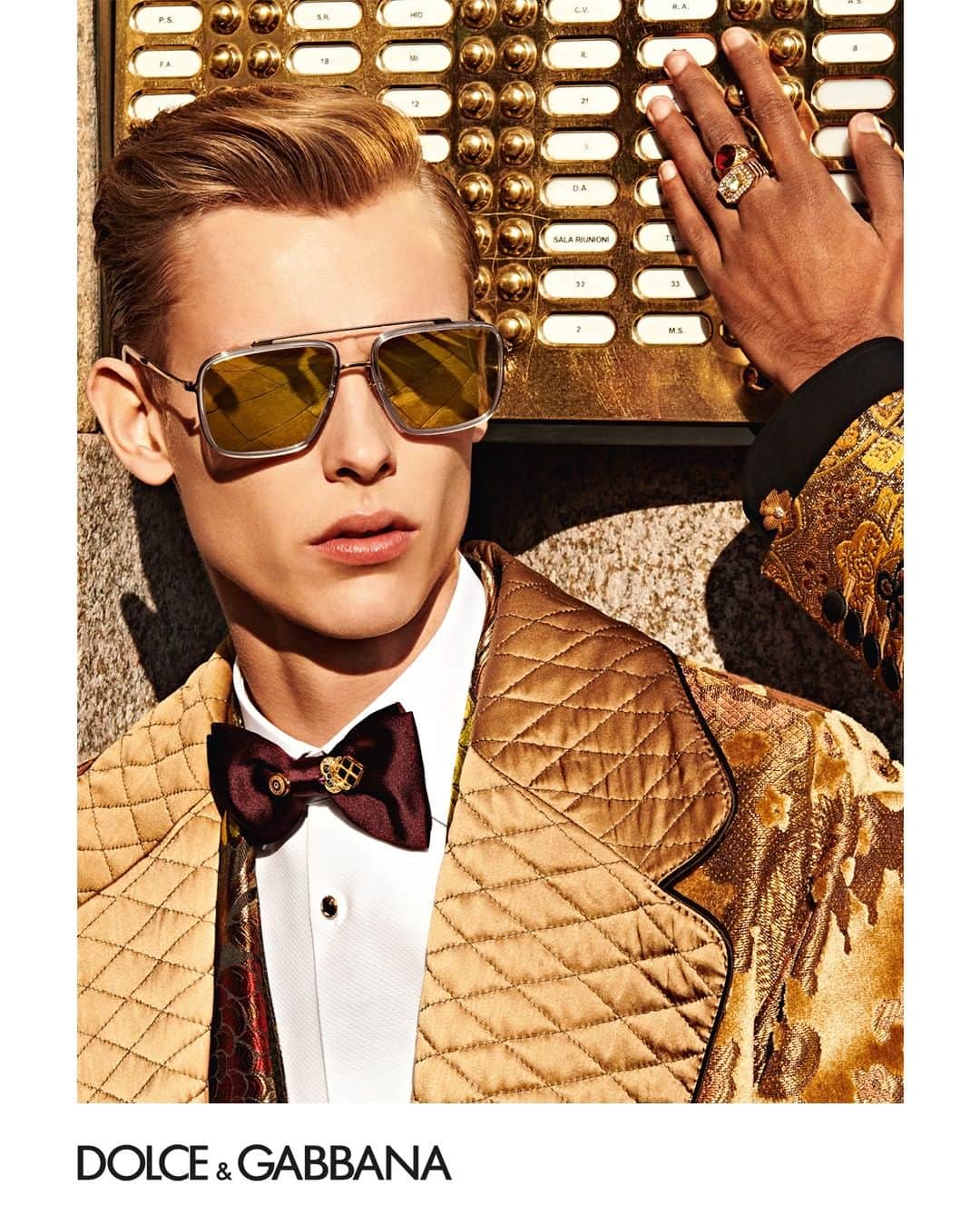 ドルチェ&ガッバーナさんのインスタグラム写真 - (ドルチェ&ガッバーナInstagram)「The new Dolce&Gabbana Fall Winter 2019-20 Men's Eyewear Campaign, shot in Milan by Branislav Simoncik. #DGCampaign #DGFW20 #DGELEGANZA #DGMen #DGEyewear」9月4日 1時01分 - dolcegabbana