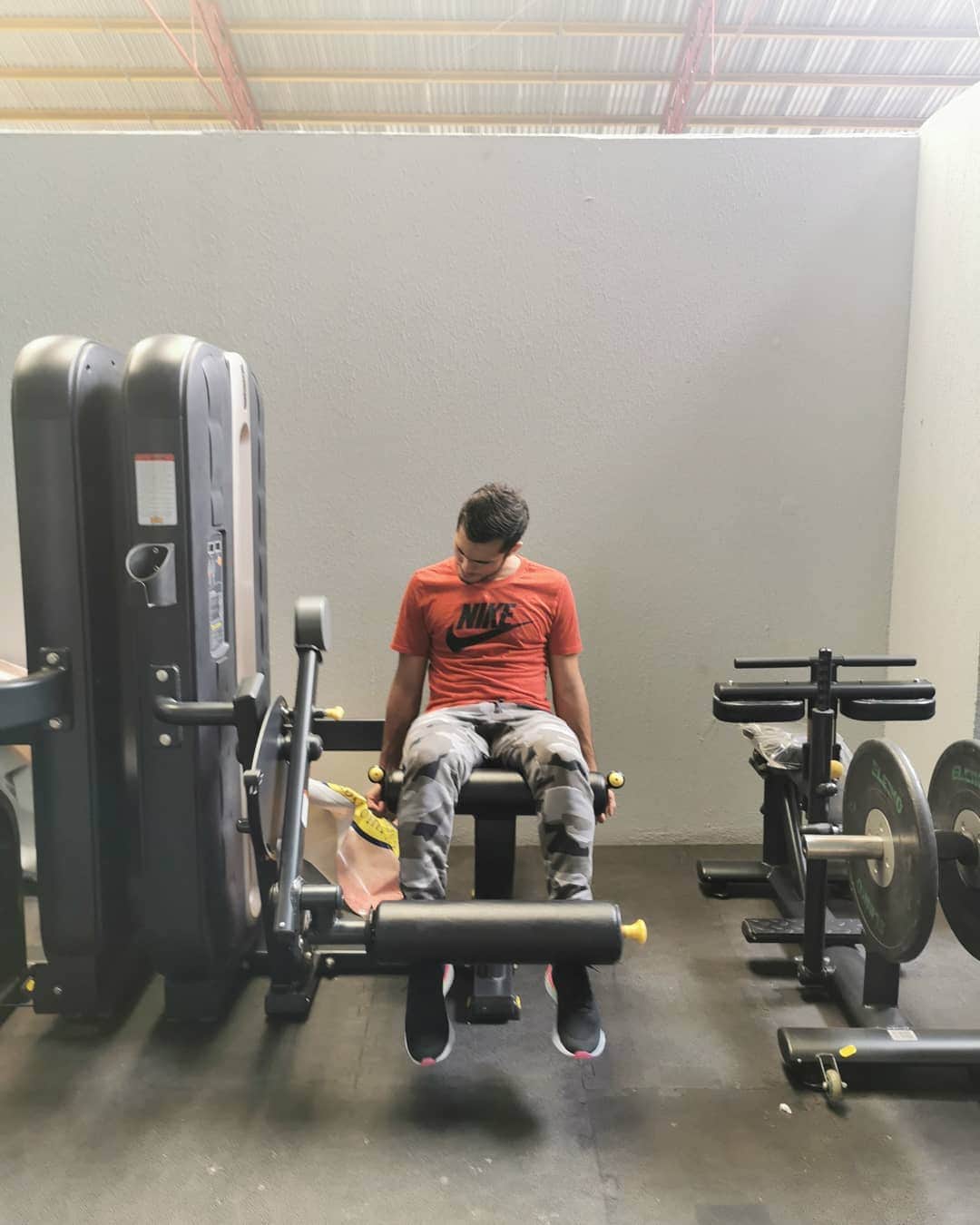 イヴァン・ガルシアのインスタグラム：「Vuelta al trabajo, con la ilusión de siempre y sueños renovados.. 💪🏻🔥🇲🇽 @nike @dexfit_gimnasio」