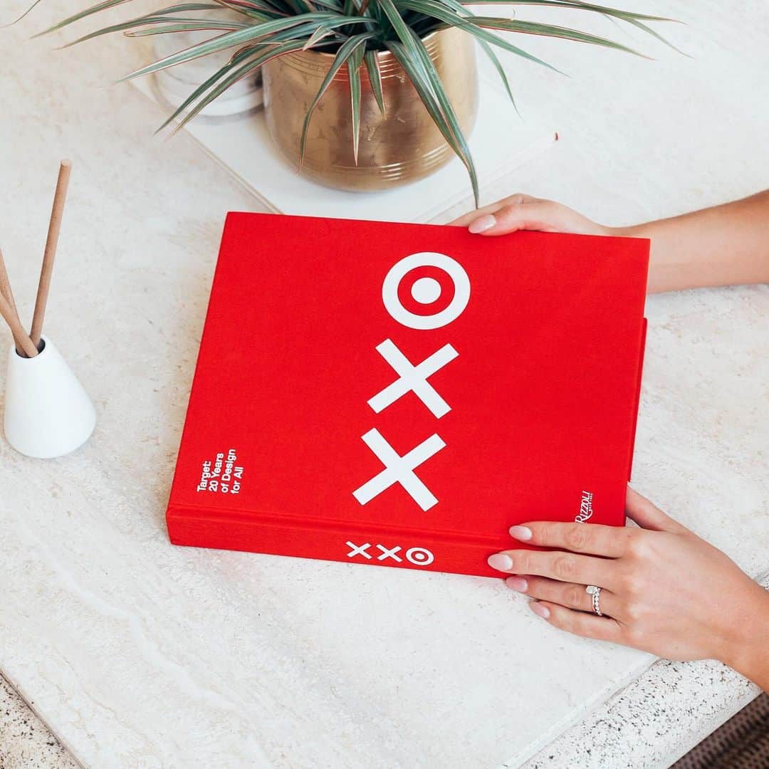 Target Styleのインスタグラム：「20 Years of Design for All: How Target Revolutionized Accessible Design, the definitive tale of Target’s impact on culture and retail. Shop the book via link in bio. #Target20」