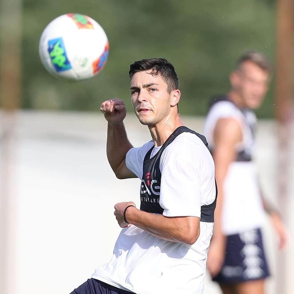 エンポリFCさんのインスタグラム写真 - (エンポリFCInstagram)「📸📸📸 Azzurri di nuovo in campo questo pomeriggio; domani doppia seduta per la formazione di mister Bucchi」9月4日 1時56分 - empoli_fc_official