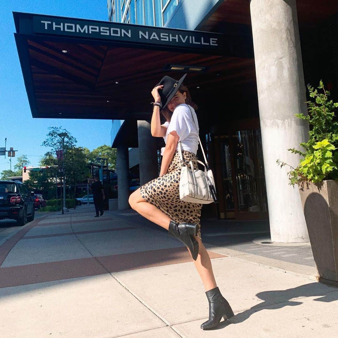 ベイリー・マディソンのインスタグラム：「hi @thompsonnashville thank you for a beautiful weekend, can I please move in now??? 💕💕💕💕」
