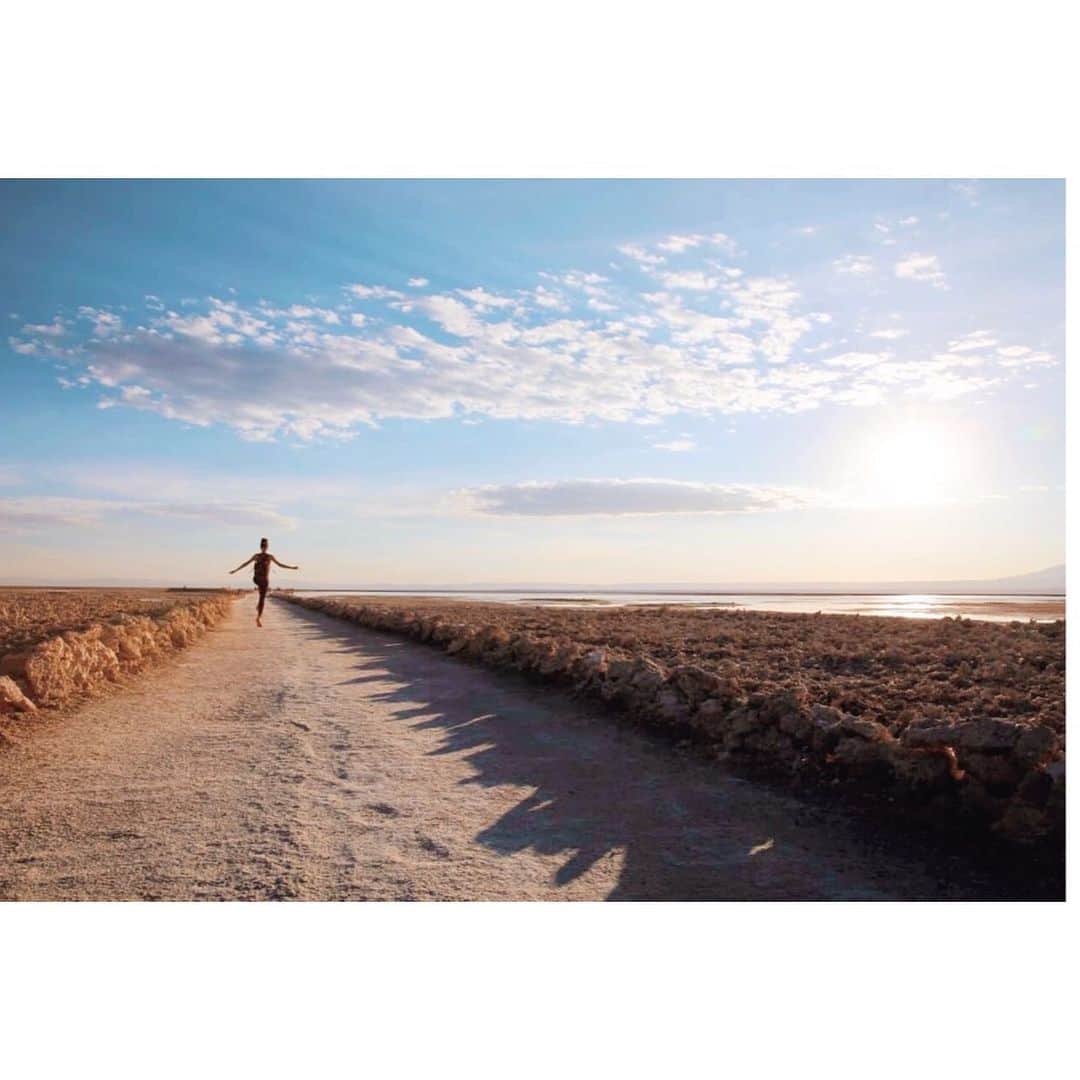 Camila Queirozさんのインスタグラム写真 - (Camila QueirozInstagram)「Salar de Atacama. Um deserto de sal. Das coisas mais lindas que já vi ! 🏜  #behappyviagens  #visitchilebr」9月4日 2時25分 - camilaqueiroz