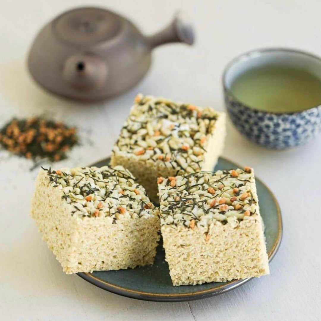 YAMAMOTOYAMA Foundedさんのインスタグラム写真 - (YAMAMOTOYAMA FoundedInstagram)「Satisfying our sweet tooth with these Genmai Cha Rice Crispy Treats, made using our Genmai Cha Green Tea. Tap the link in bio for the full recipe. #Yamamotoyama」9月4日 2時38分 - yamamotoyama_usa