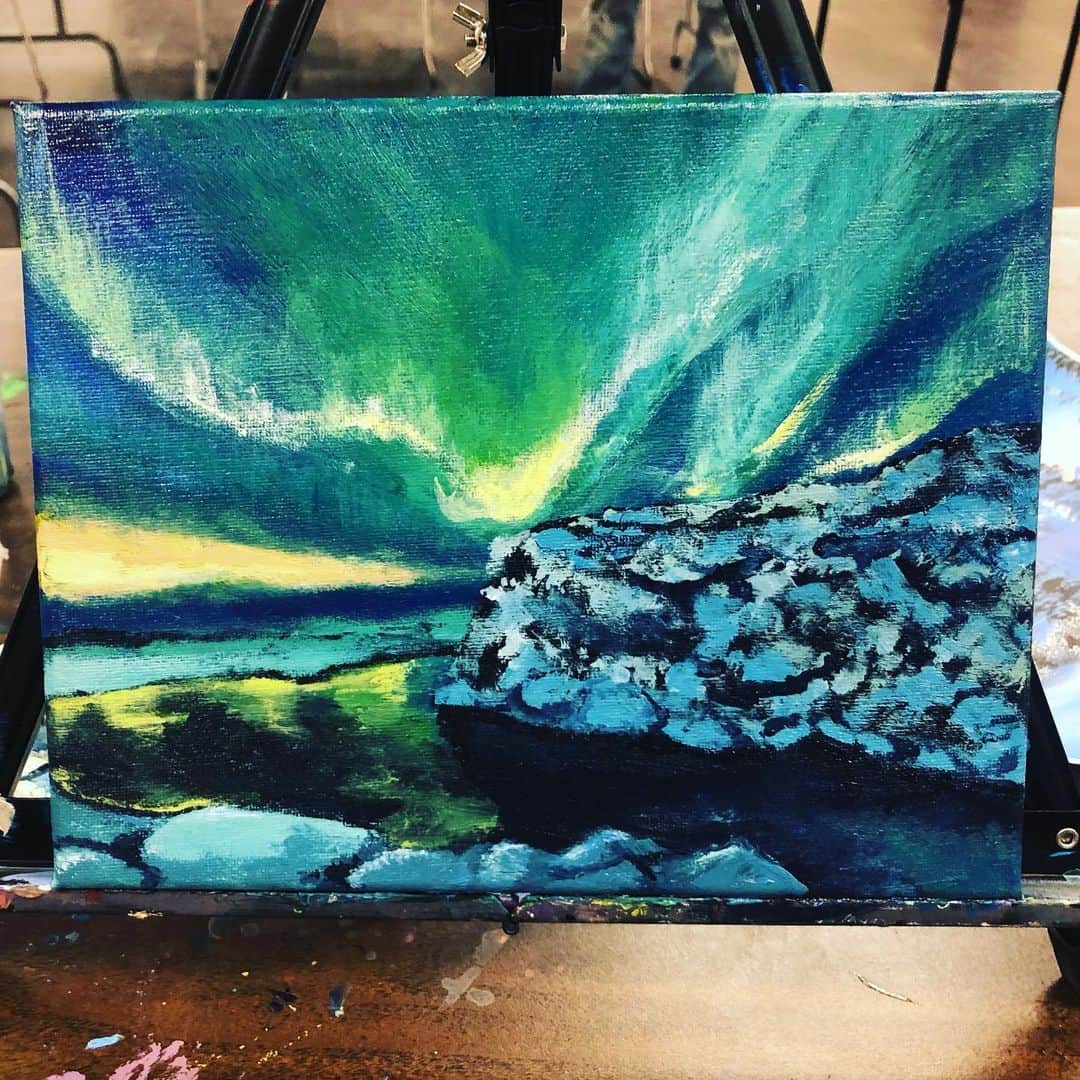 マックス・セットレージのインスタグラム：「This was the last painting I did in my acrylic class! I signed up for another one don’t worry. This piece is called “The ice looks more like rocks this was not what I was going for oh my god I hate this why do the acrylic gods smite me so”  #acrylicpainting #art」