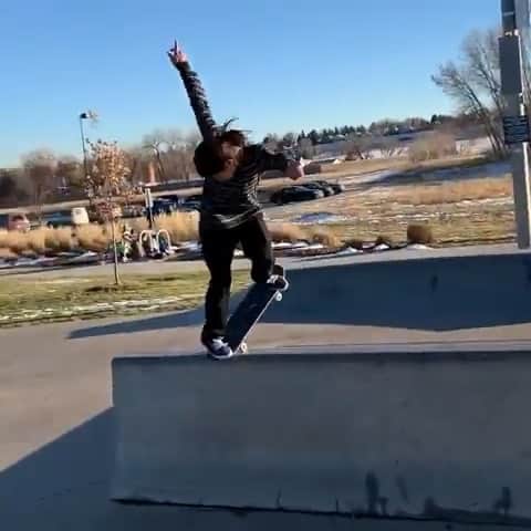 オルタモントのインスタグラム：「@hellaspliffs w/ a lofty bs noseblunt 🔥🔥 // 📹: @ggspliff // #CFADC」