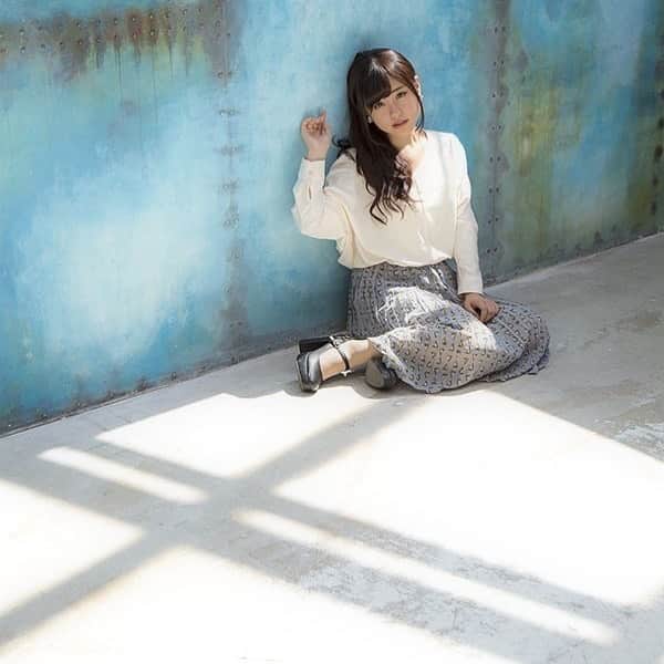 河村友歌のインスタグラム：「青連発。 #青 #ポートレート #portraitphotography」