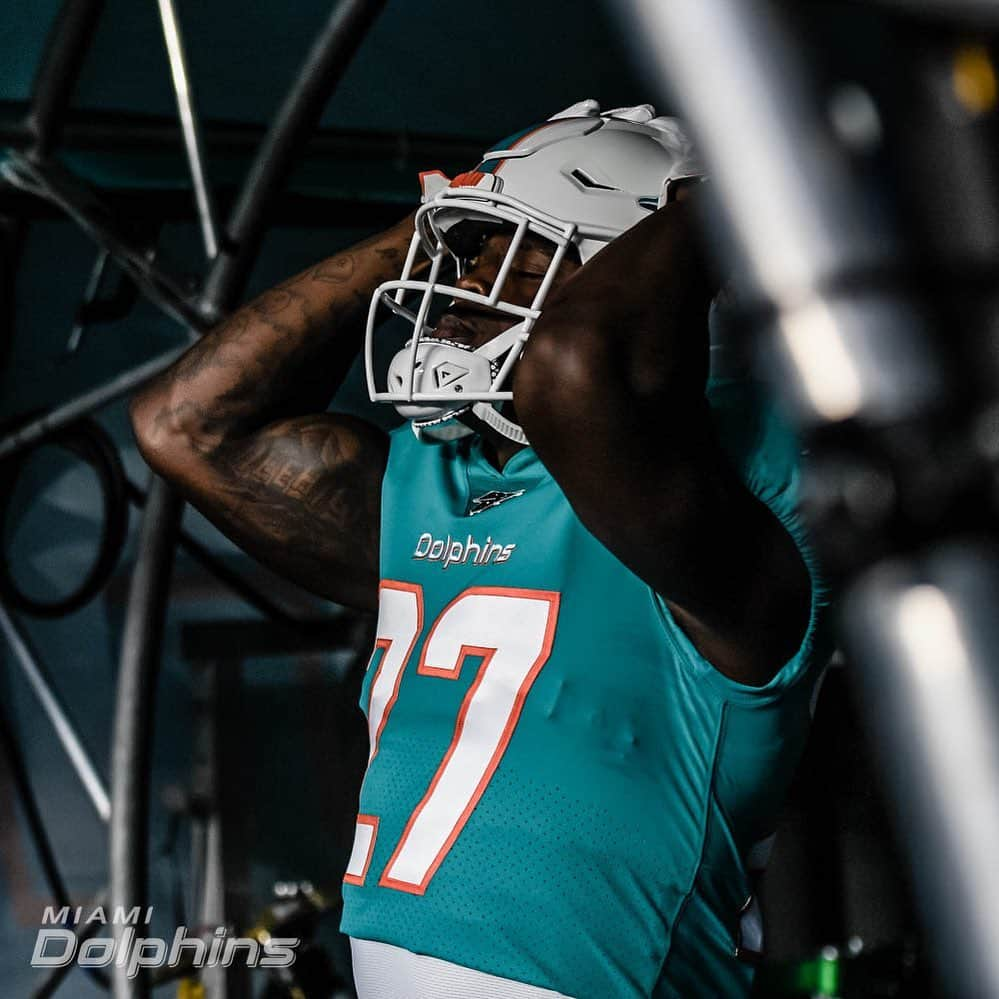 マイアミ・ドルフィンズさんのインスタグラム写真 - (マイアミ・ドルフィンズInstagram)「Dreaming of gameday. #FinsUp」9月4日 4時32分 - miamidolphins