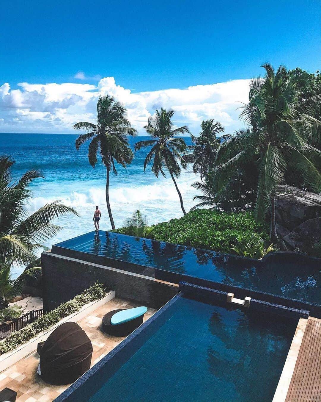 BEAUTIFUL HOTELSさんのインスタグラム写真 - (BEAUTIFUL HOTELSInstagram)「This is what we call more than just a pretty face! The Seychelles Sustainable Tourism Label was awarded to Banyan Tree Seychelles in recognition of the resort’s commitment towards sustainable hotel practices. 🌱 🌴 When traveling do you look into the sustainable actions of the hotels you stay in? (📸: @pierreschuester 📍: Banyan Tree Seychelles)」9月4日 4時42分 - beautifulhotels