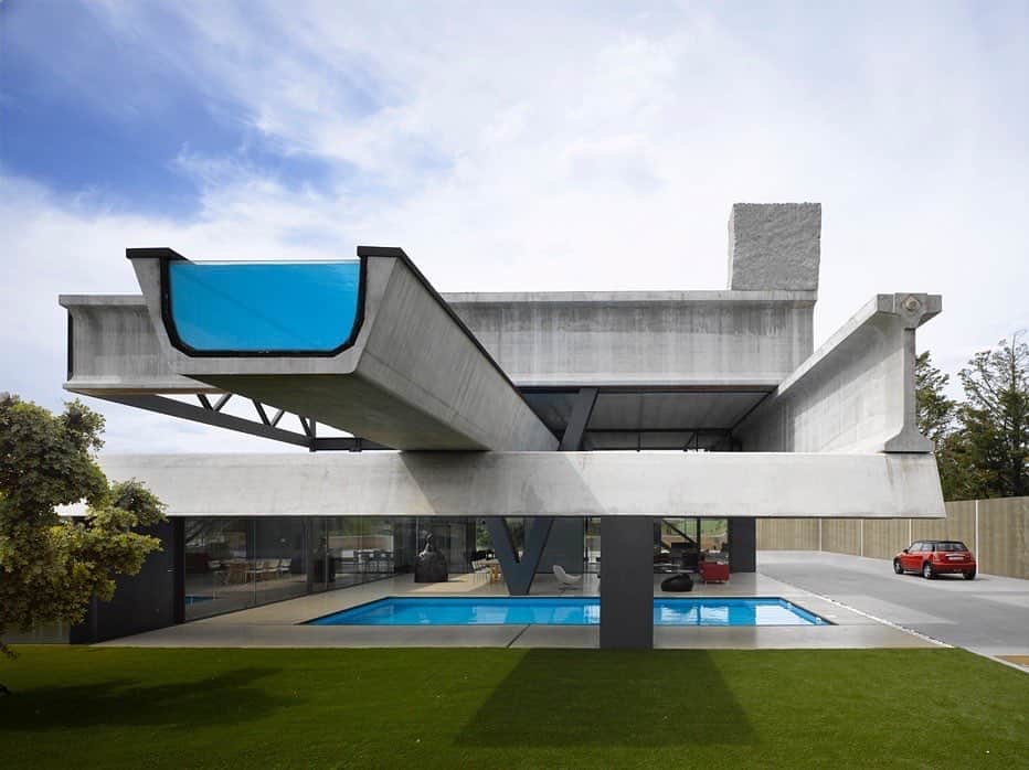 TED Talksのインスタグラム：「This is a house built entirely out of mundane, imperfect materials (and look — it has TWO swimming pools!). Architect Débora Mesa Molina takes unwanted, leftover pieces of block and turns them into stunning structures that reimagine the limits of architecture. The concrete beams you see here are leftover from a precast concrete factory used to make beams for highways, water channels, and bridges. “By using the resources at our disposal in radical ways, we are able to bring to light architectures that find the beauty latent in the raw and imperfect things that surround us, that elevate them and let them speak their own language,” Débora says. Visit the link in our bio to watch her #TEDTalk.  Photo courtesy of Débora Mesa Molina」