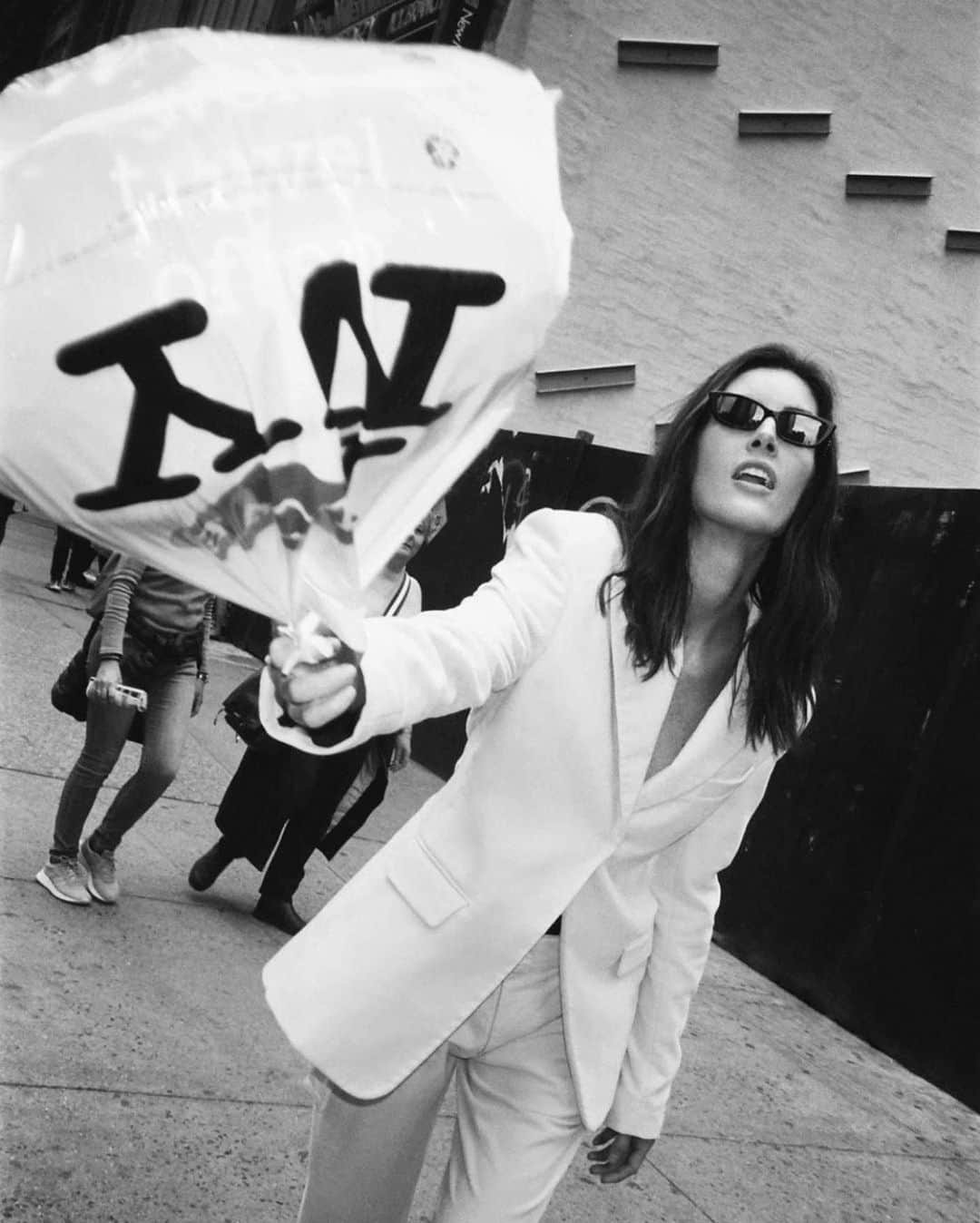 ヒラリー・ローダのインスタグラム：「back to the NY groove ♥️」