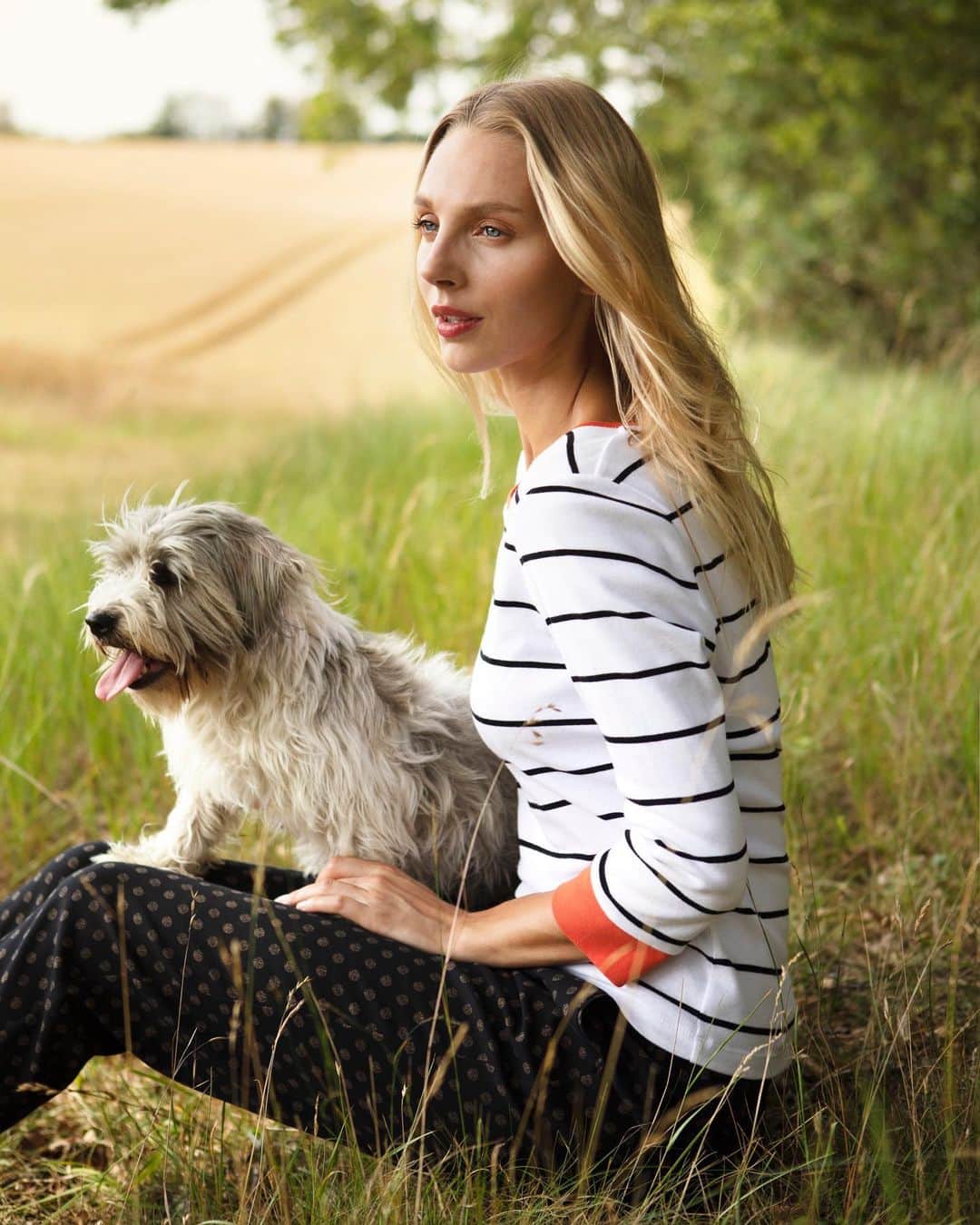 ローラアシュレイのインスタグラム：「Our new fashion collections are the 'pawfect' way to transition into Autumn. Enjoy 20% off* all fashion, extended until Sunday.」