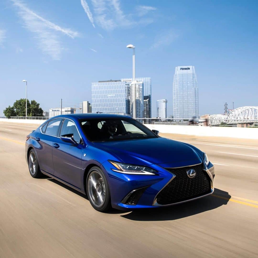 Lexus USAのインスタグラム：「Life's too short not to enjoy long straightaways. #LexusES F SPORT」