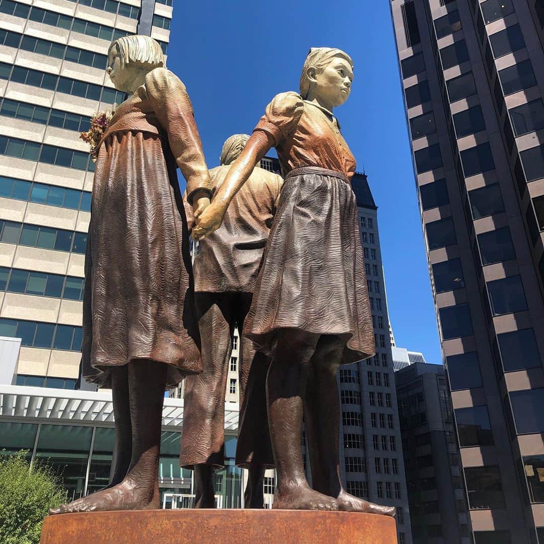 柳下毅一郎のインスタグラム：「"Comfort women" statue」