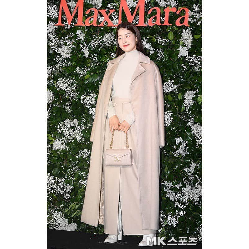 ハン・ジヘさんのインスタグラム写真 - (ハン・ジヘInstagram)「@maxmara #막스마라 서울 첫 플래그쉽 오프닝. DJ음악도 좋고 사람들도 많이 오고 비가 왔지만 멋있었던 저녁! 예쁜 사진 감사합니다 ❤️ Thank you for having me ❣️ @maxmara」9月4日 5時55分 - jh_han