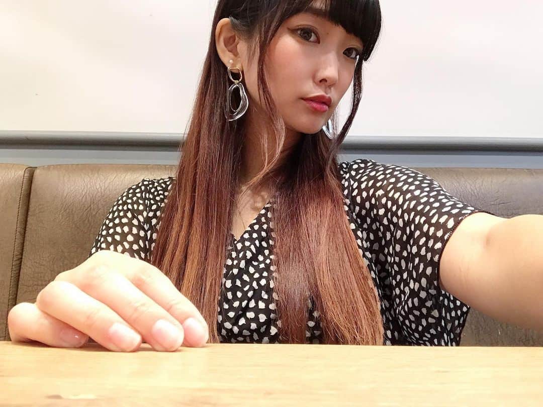 Yun chiのインスタグラム：「新しいピアス☺︎ . . . #me#selfie」