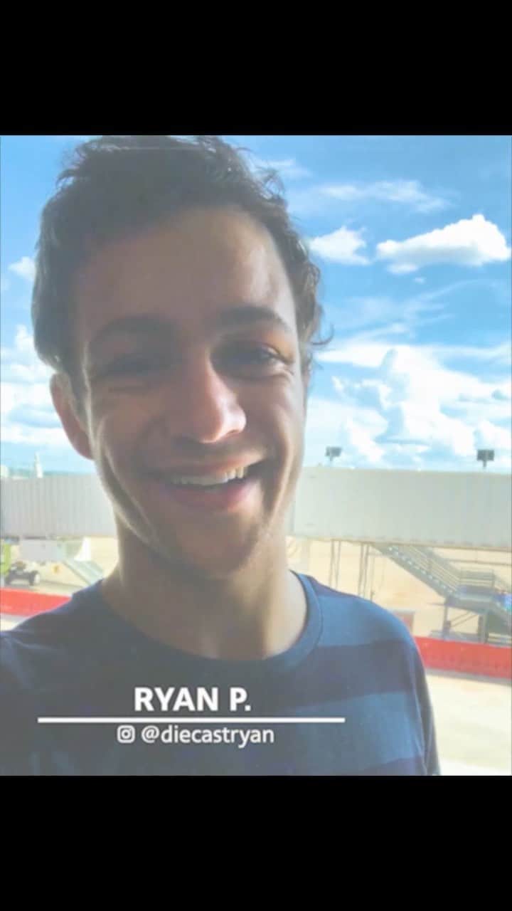 アメリカン航空のインスタグラム：「Before you ride off into the sunset tomorrow, our family and friends thank you for the great memories. We love you, Mad Dog! ⠀⠀⠀⠀⠀⠀⠀⠀⠀ Leave your own farewell message below! #HappyRetirement #Super80Sendoff #AATeam」