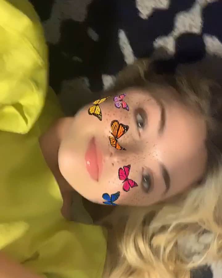 ペイトン・リストのインスタグラム：「last day on @swimmingforgoldmovie 🥺🙏🏼🌈💚」