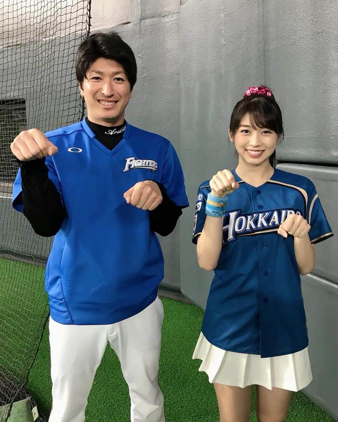 牧野真莉愛さんのインスタグラム写真 - (牧野真莉愛Instagram)「♡ ♡ GAORA SPORTSさん ⚾️誰かに話したくなる!!ファイターズクイズ2019夏⚾️ ・ 8月12日(月) 12:00～13:00 ・ 出演：岩本勉さん🎀とにかく明るい安村さん🎀新垣勇人投手🎀モーニング娘｡'19 牧野真莉愛 ・ 再放送、ぜひご覧ください❣️❣️❣️❣️ ・ 杉浦稔大投手からメッセージ届きました✨ 新垣勇人投手といっしょに踊ろう🐶勝利の舞🐶 🎵ポメラニアンワンワン🎵･･･ ♡ ♡  #gaorasports  #北海道日本ハムファイターズ #gaora #lovefighters #岩本勉‬ さん❤ #とにかく明るい安村‬ さん⭐ #杉浦稔大 投手⚾️ #新垣勇人 投手・ピッチングコーチ🐶 #東芝野球部 #モーニング娘19 #morningmusume19」8月11日 16時22分 - maria_makino.official