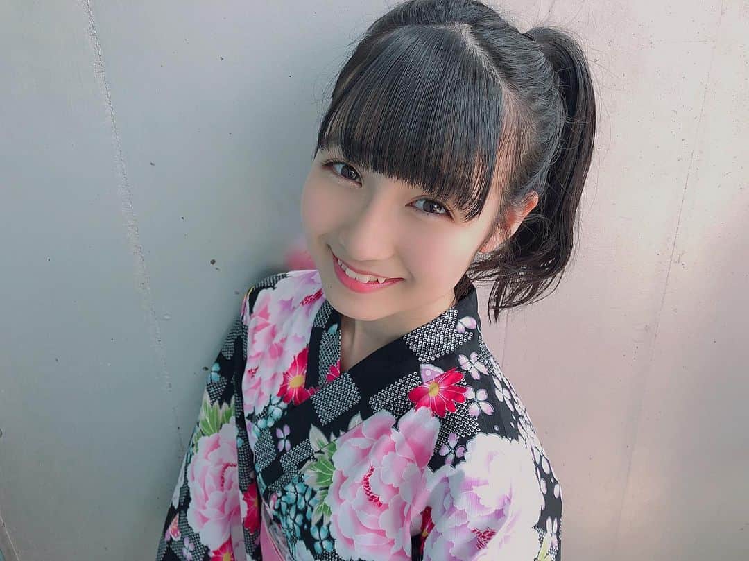 今村麻莉愛さんのインスタグラム写真 - (今村麻莉愛Instagram)「. 今日の浴衣は珍しく黒でした😚 ・ 少し大人っぽいですか？( *ˊᵕˋ) ・ ・ #浴衣祭り #hkt48  #今村麻莉愛」8月11日 15時10分 - maria_0914_