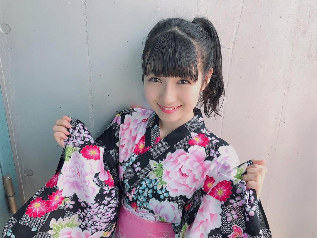 今村麻莉愛さんのインスタグラム写真 - (今村麻莉愛Instagram)「. 今日の浴衣は珍しく黒でした😚 ・ 少し大人っぽいですか？( *ˊᵕˋ) ・ ・ #浴衣祭り #hkt48  #今村麻莉愛」8月11日 15時10分 - maria_0914_