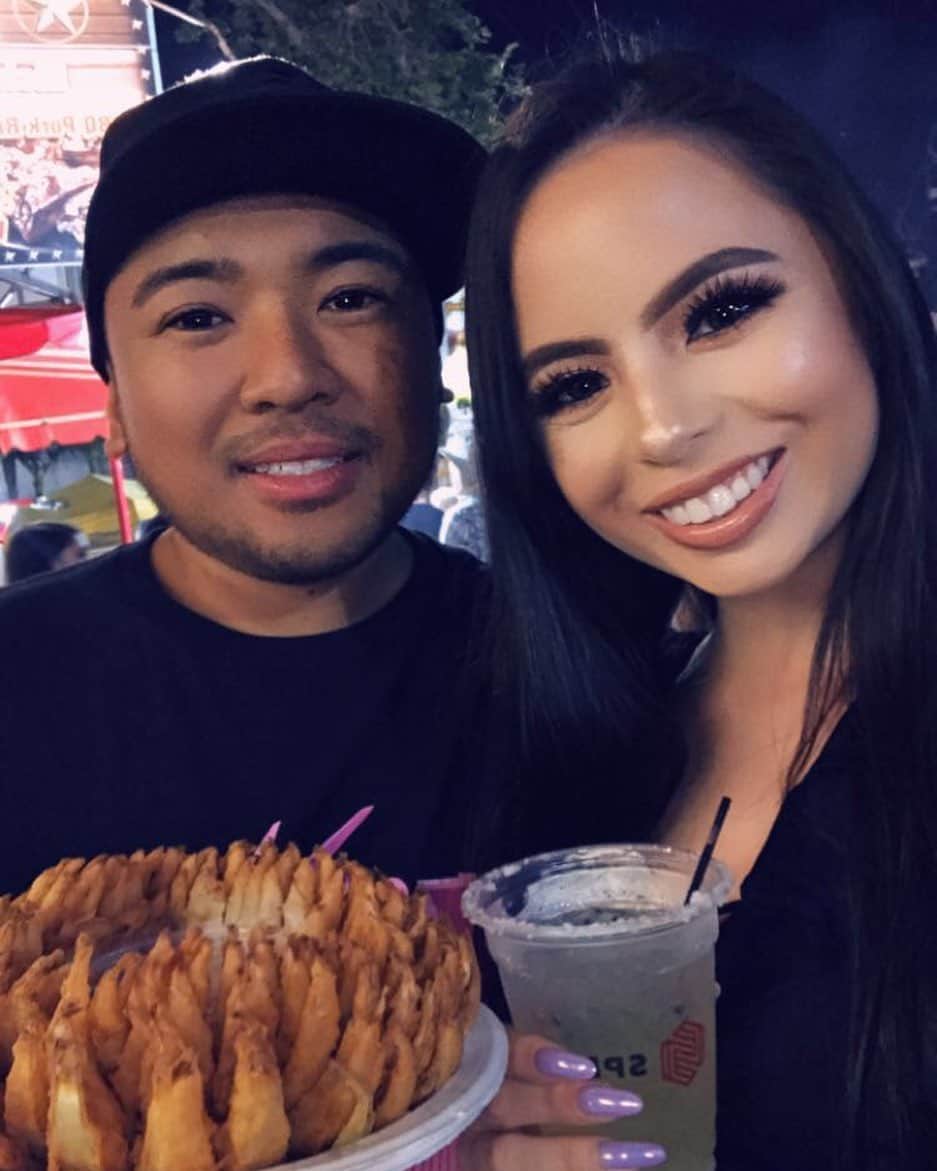 Steve Bitangaのインスタグラム：「We finally made it to the ocfair! It was awesome blossom @oc_fair ❤️ @amandacook.e (holding her margarita) #fair might late night stream today, but I think I gotta shave that beard lol! Come and join! Link in bio! @twitch」