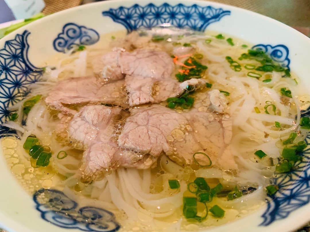 ユジン のインスタグラム：「리얼 베트남 쌀국수」