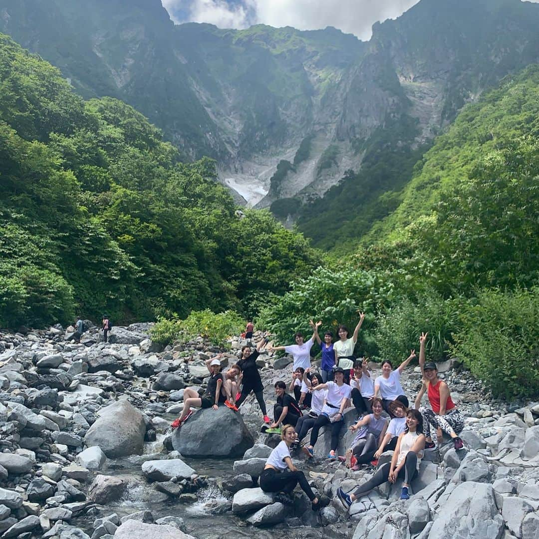 Asano Minamiさんのインスタグラム写真 - (Asano MinamiInstagram)「8月のGoGirlは避暑地ラン🌻 ということで、みなかみ町に遠征しました！ 万年雪が残る谷川岳を7kmランしました🏔みんな頑張ったね！大自然の中を走った後のみんなはすごくいい顔してた☺️ ぐんまちゃんにも会えて幸せ🐴みんなに内緒にしたい🤭笑 くらい自然豊かでいいところだった、みなかみ！また行きたい♡ #minakami #ごーがーる @enjoyminakami」8月11日 15時44分 - minami_asano