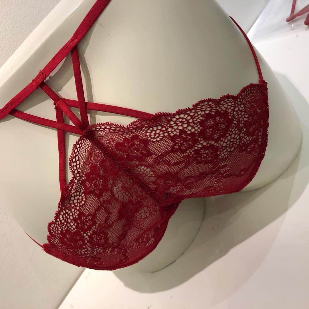 Ravijour札幌4丁目プラザ店さんのインスタグラム写真 - (Ravijour札幌4丁目プラザ店Instagram)「#comingsoon  8/16からの新作💖  シャープコードメイクリフト✨  詳しくはBLOG書きました！ TOPのURLから飛んでください✈️ #ravijour  #ravijourstaff  #ラヴィジュール #ravijour_official  #ravijoursapporo」8月11日 16時05分 - ravi_sapporo