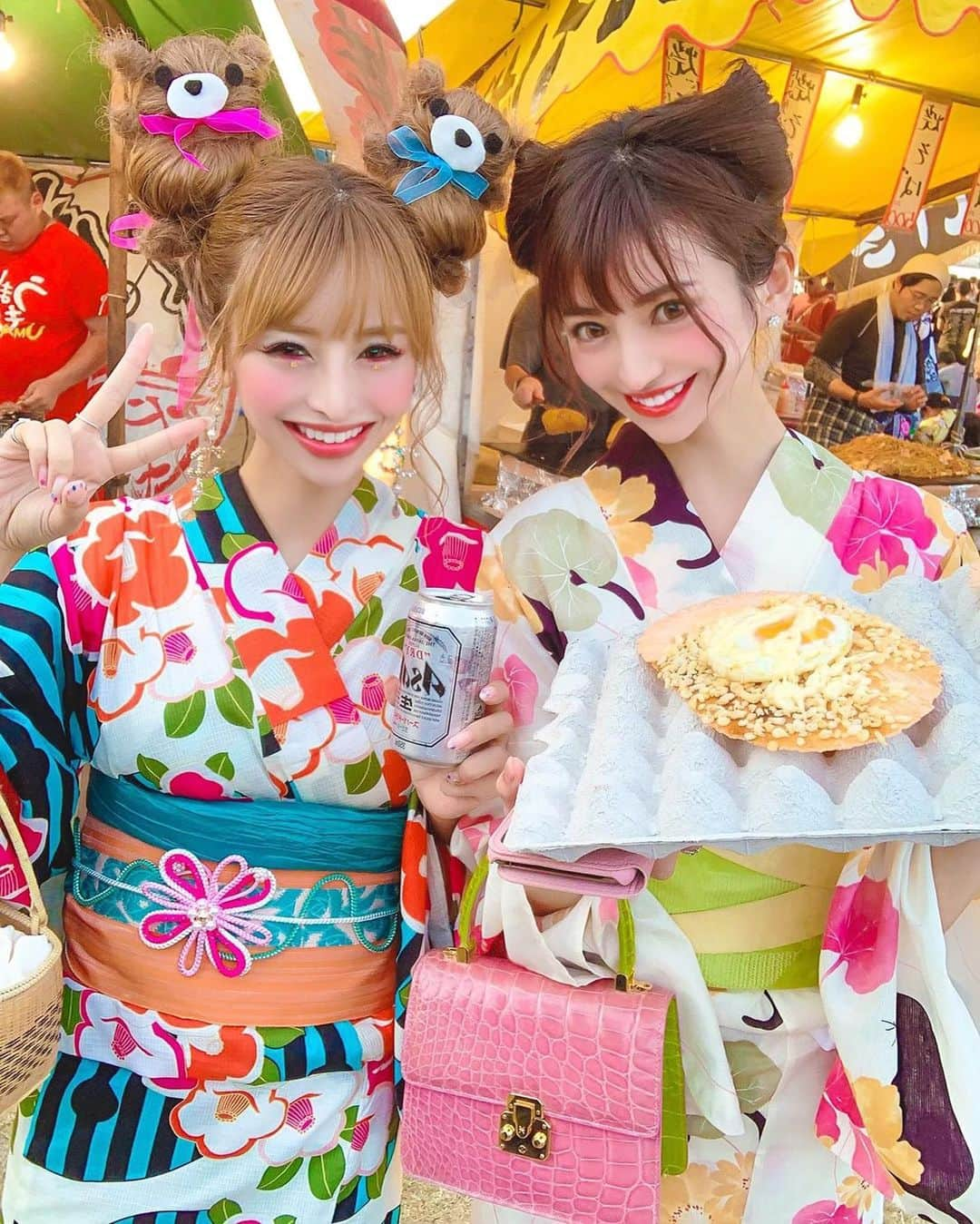 門りょうさんのインスタグラム写真 - (門りょうInstagram)「#淀川花火大会 🎇2019.8.10 えみりさんがわざわざ大阪まで来てくれました🥺💛 今年はソウメイがヒルトンのスイートルーム用意してくれたありがとう😆🌈 #愛沢えみり#門りょう#soumei」8月11日 16時16分 - rio19891015