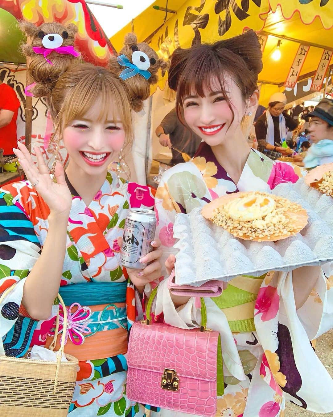 門りょうさんのインスタグラム写真 - (門りょうInstagram)「#淀川花火大会 🎇2019.8.10 えみりさんがわざわざ大阪まで来てくれました🥺💛 今年はソウメイがヒルトンのスイートルーム用意してくれたありがとう😆🌈 #愛沢えみり#門りょう#soumei」8月11日 16時16分 - rio19891015