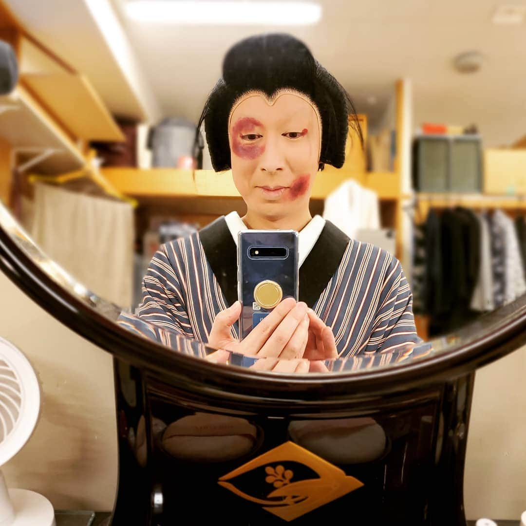 市川笑野さんのインスタグラム写真 - (市川笑野Instagram)「歌舞伎座でDV被害に遭っております！ #東海道中膝栗毛 #弥次喜多 #dv被害者 #kabuki #japan」8月11日 16時18分 - emino.i