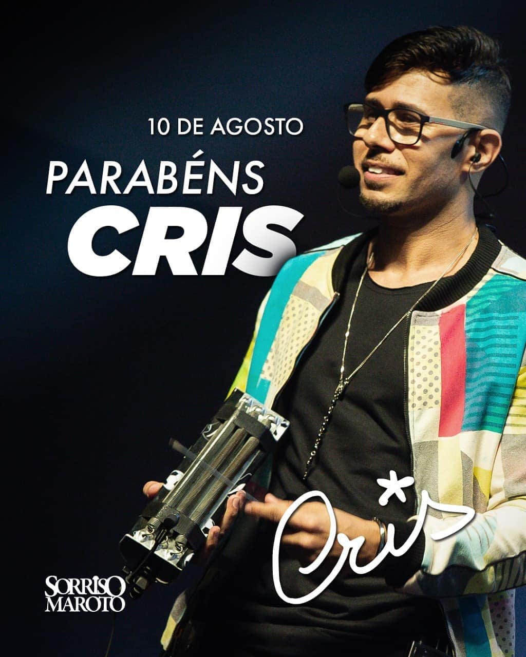 Sorriso Marotoのインスタグラム：「E hoje é aniversário dessa cara que é a alegria em pessoa! 😀 Parabéns, @crisjog! Felicidades sempre! ❤ #ParabensCris #BDayCris」