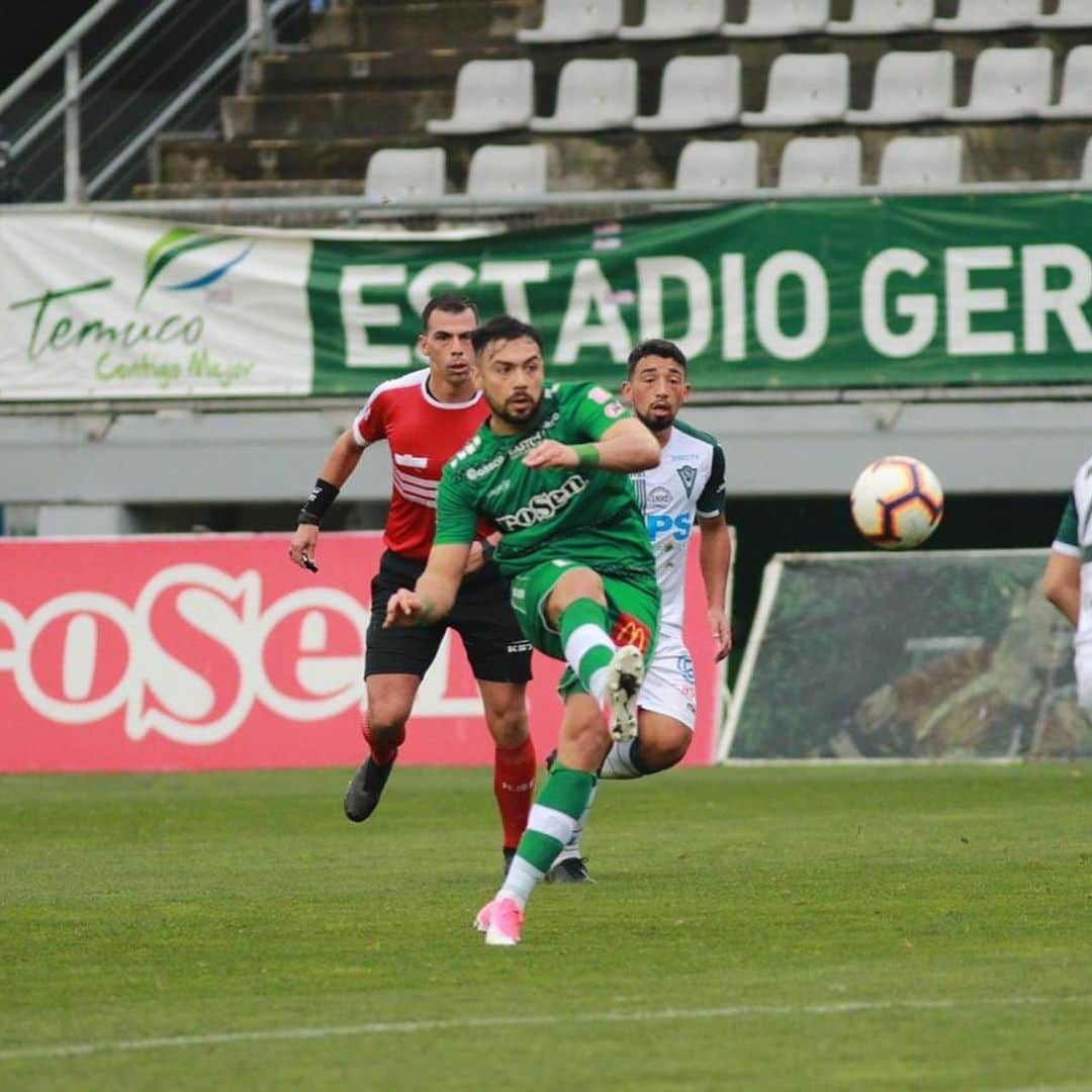 サッカー チリ代表チームさんのインスタグラム写真 - (サッカー チリ代表チームInstagram)「Fuerzas parejas en el Germán Becker 🏟 @deportes_temuco_oficial y @wanderersoficial empataron 0-0 por la fecha 18 del #CampeonatoAs . 📸 Marco Pinilla/Colaborador Comunicaciones ANFP」8月11日 7時42分 - campeonatochi