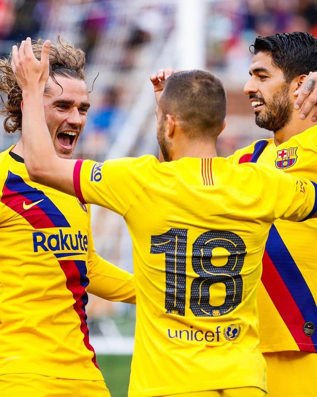 FCバルセロナさんのインスタグラム写真 - (FCバルセロナInstagram)「🏁 HAIL TO THE VICTORS! 🏆 Napoli v Barça (0-4) 📍Michigan Stadium, @umichathletics ⚽️ Suárez x2, Griezmann, Dembélé 🔵🔴 #ForçaBarça #BarçaUSTour」8月11日 8時09分 - fcbarcelona