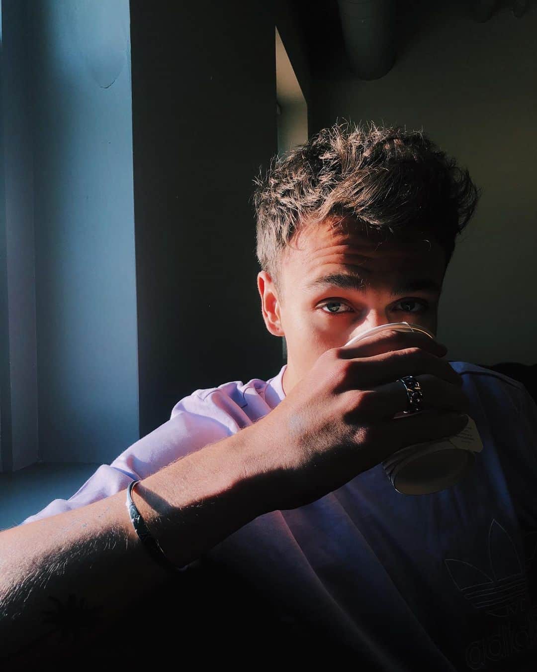 Jonahmaraisのインスタグラム：「the tea is piping hot today ladies and gents」