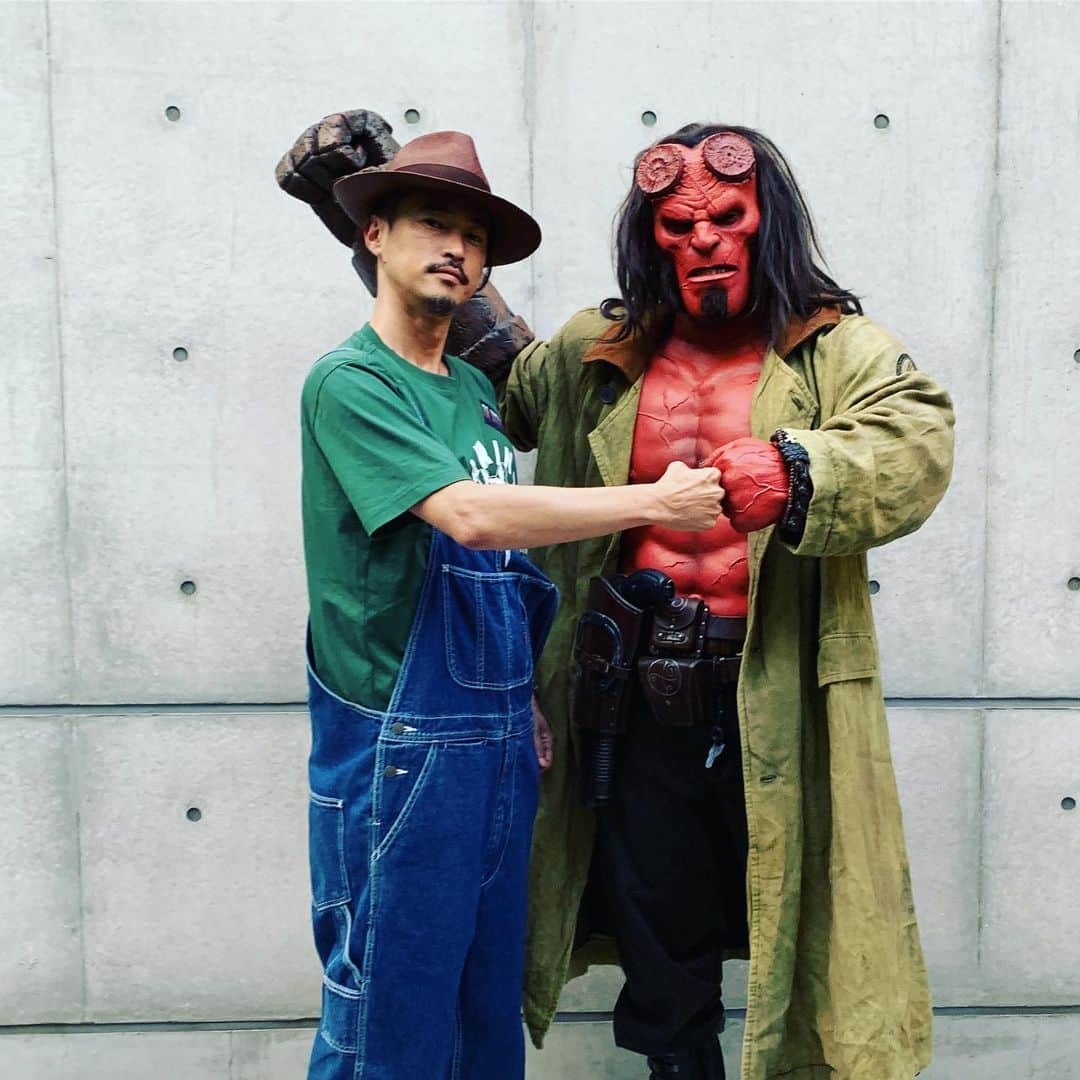 窪塚洋介のインスタグラム：「with #hellboy 🤜🤛 I got new friends.」