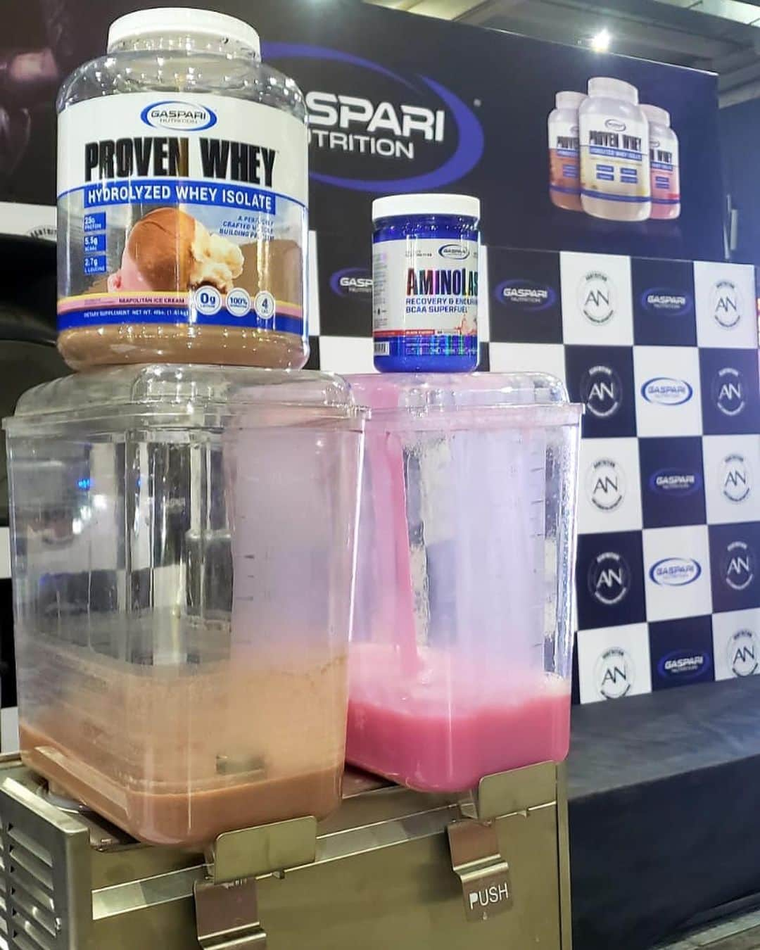 Hidetada Yamagishiさんのインスタグラム写真 - (Hidetada YamagishiInstagram)「Day1 @expofitanconcept_chile was a blast! @gaspari @gasparinutrition_chile @richgaspari @iriskyle」8月11日 8時30分 - hideyamagishi