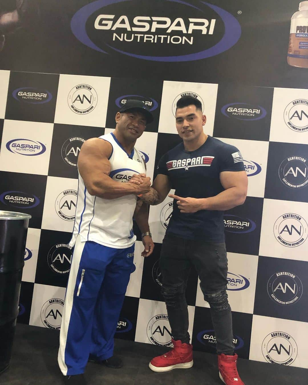 Hidetada Yamagishiさんのインスタグラム写真 - (Hidetada YamagishiInstagram)「Day1 @expofitanconcept_chile was a blast! @gaspari @gasparinutrition_chile @richgaspari @iriskyle」8月11日 8時30分 - hideyamagishi