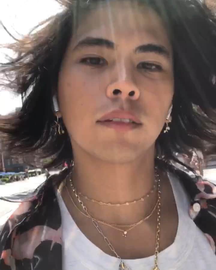 稲木ジョージのインスタグラム：「Everyone is asking me why my hair is so fluffy and the answer is, EAT SEAWEED at least once a week! LOL That’s all I can think of 🤣」