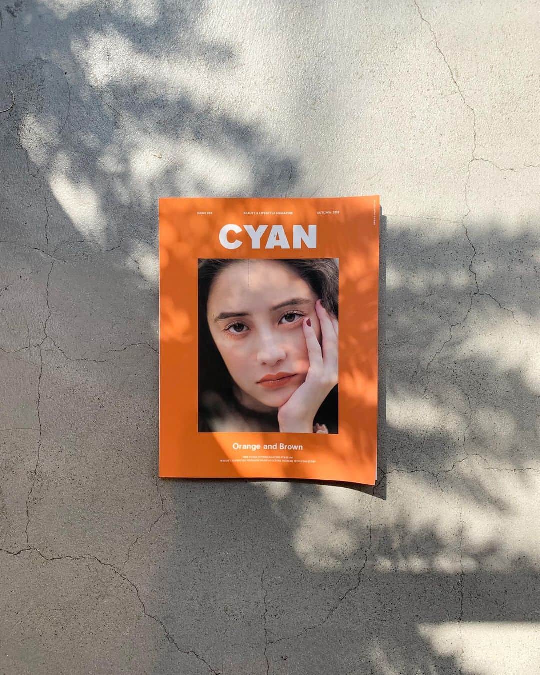 磯田 基徳さんのインスタグラム写真 - (磯田 基徳Instagram)「CYAN ISSUE 022 秋に向けたorange hairを掲載して頂いてます。 いつもありがとうございます！ @cyanmagazine」8月11日 9時30分 - isodango