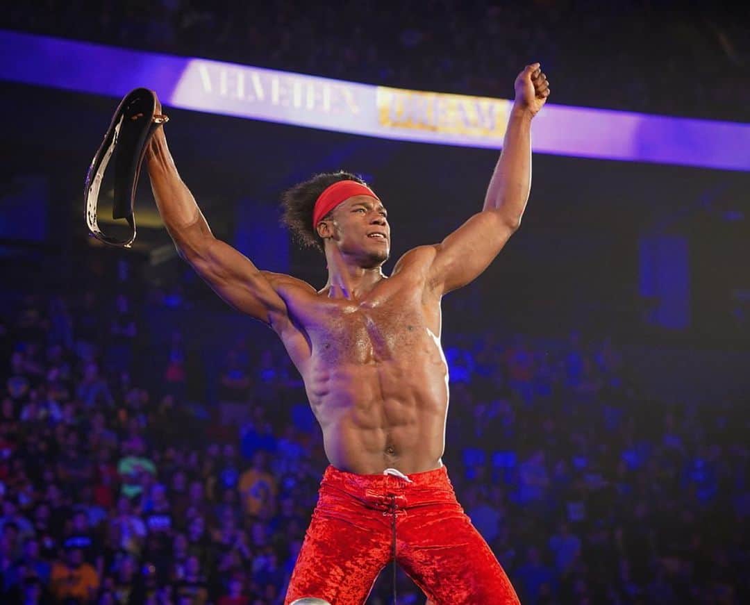 WWEさんのインスタグラム写真 - (WWEInstagram)「@velveteenwwe continues to shine as he retains the #NXTNorthAmericanChampionship against @petedunneyxb and @roderickstrong at #NXTTakeOver」8月11日 9時38分 - wwe